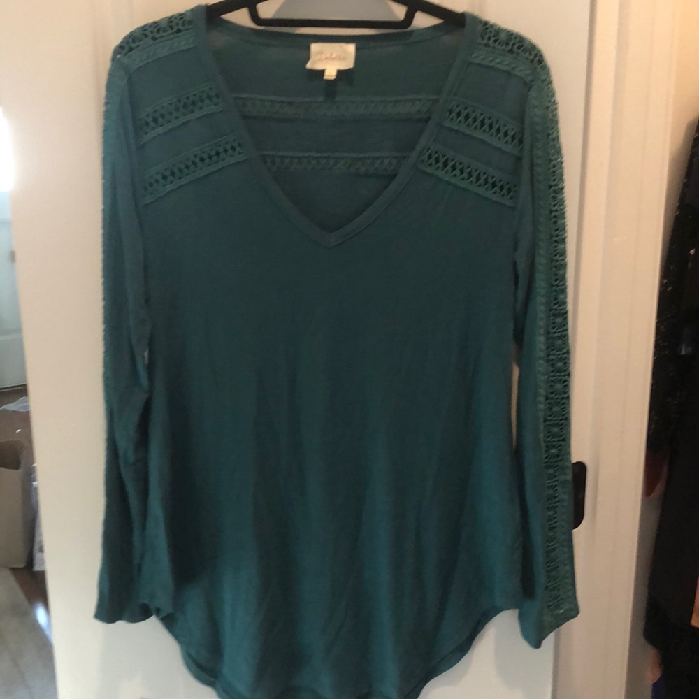 Long Sleeved V-Neck Shirt